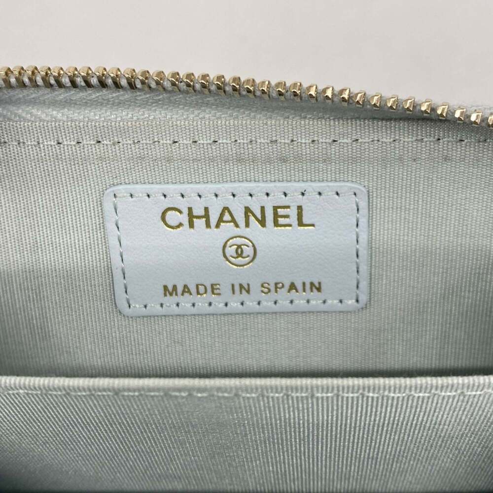 CHANEL Blue Lambskin Leather Wallet - Picture 4 of 9